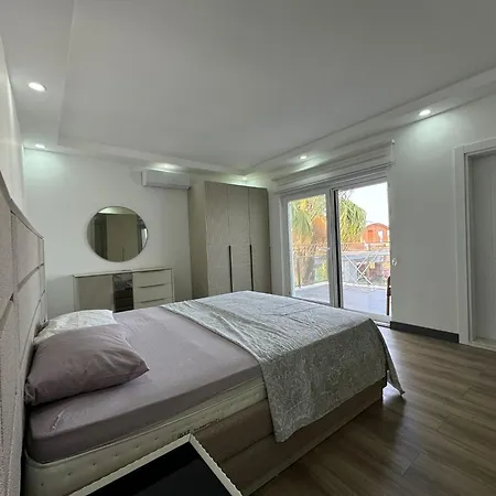 White House Luxury Mansion 4*