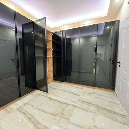 Hotel White House Luxury Mansion