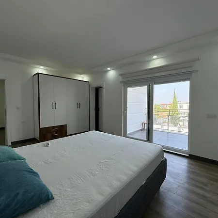 호텔 White House Luxury Mansion 4*