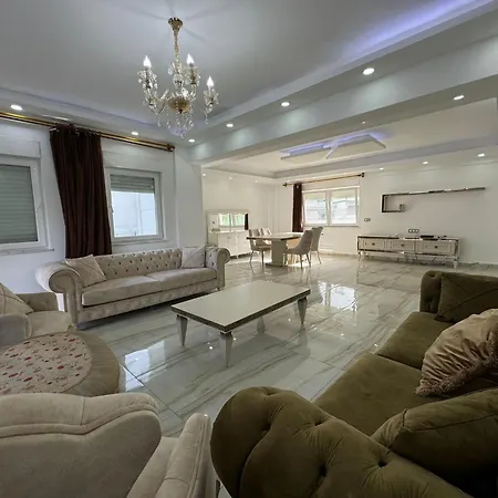 White House Luxury Mansion 호텔 4*