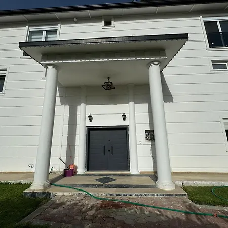 호텔 White House Luxury Mansion