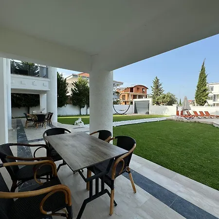 White House Luxury Mansion 베렉